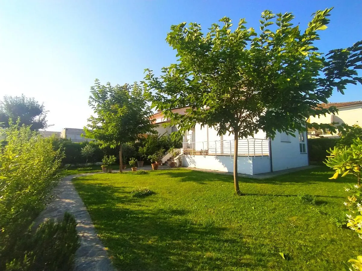 Villa La Bouganville Camaiore 3*,  Itália